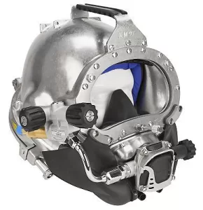 Commercial diving helmet